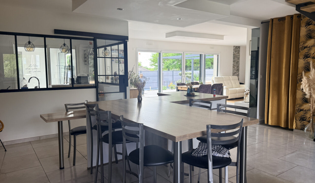 photo_39441e5c45f6cef7c3f6236d1234d3c7